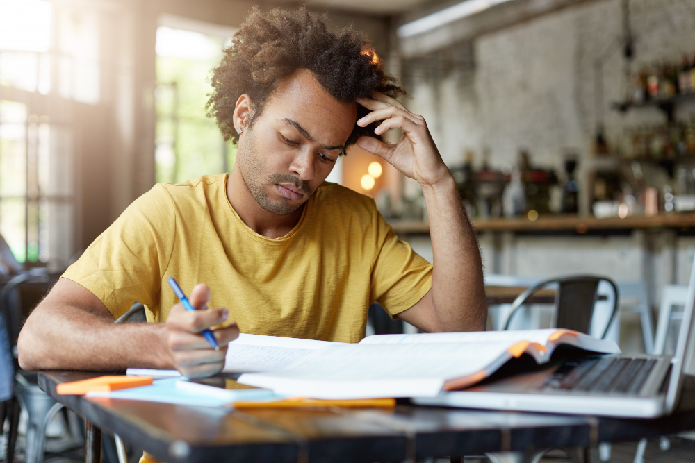 Why Students Choose to Pay Someone to Write Their Assignments in Competitive Courses