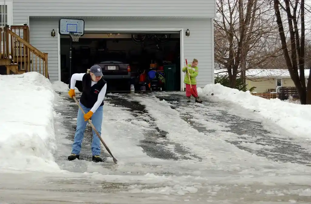insured snow removal Chicago IL