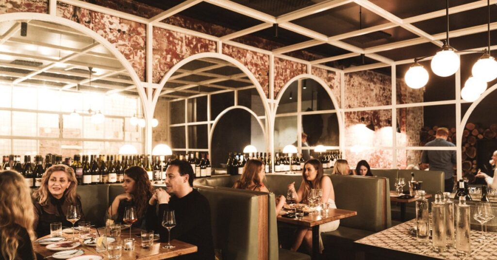 Which Family Restaurant in Windsor Offers the Best Dining Experience?