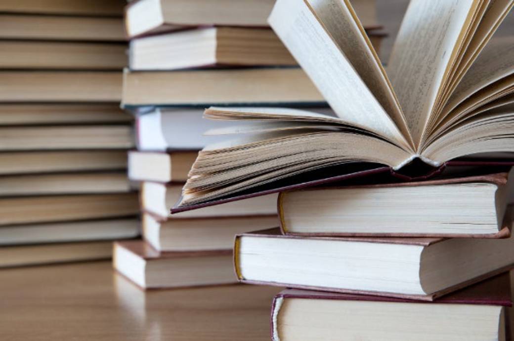 What Benefits Do Books Offer to Modern Learners?