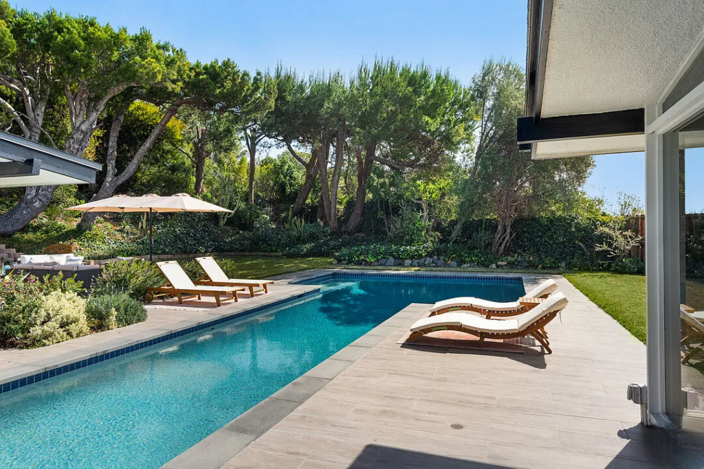 pool installation los angeles